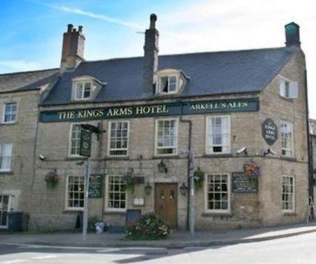 The Kings Arms Hotel Чипинг Нортън Екстериор снимка