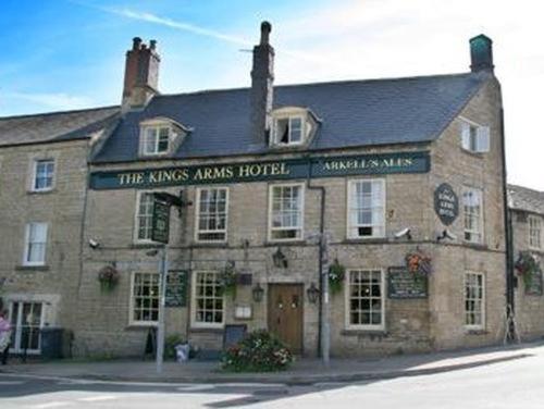 The Kings Arms Hotel Чипинг Нортън Екстериор снимка