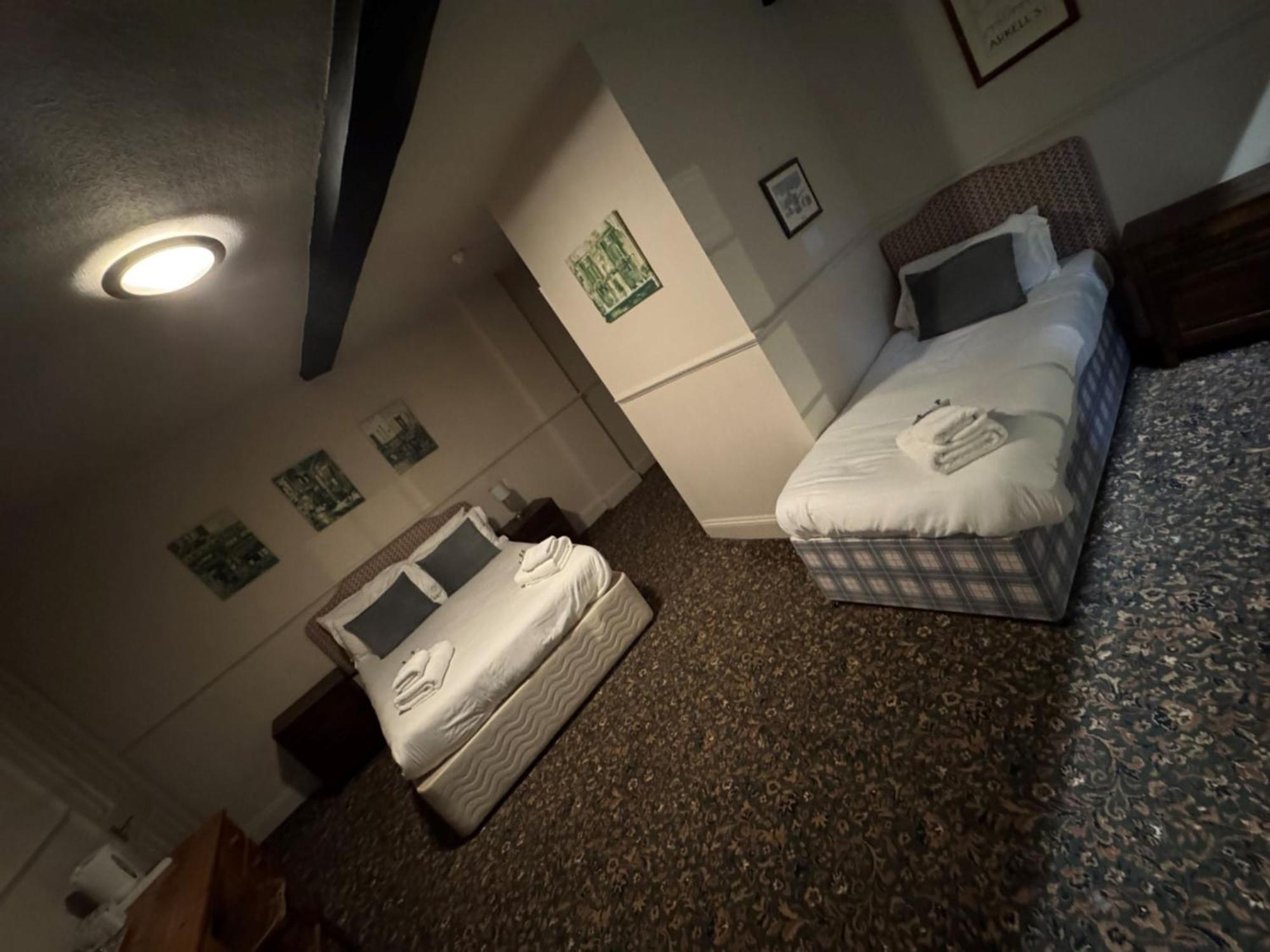 The Kings Arms Hotel Чипинг Нортън Стая снимка