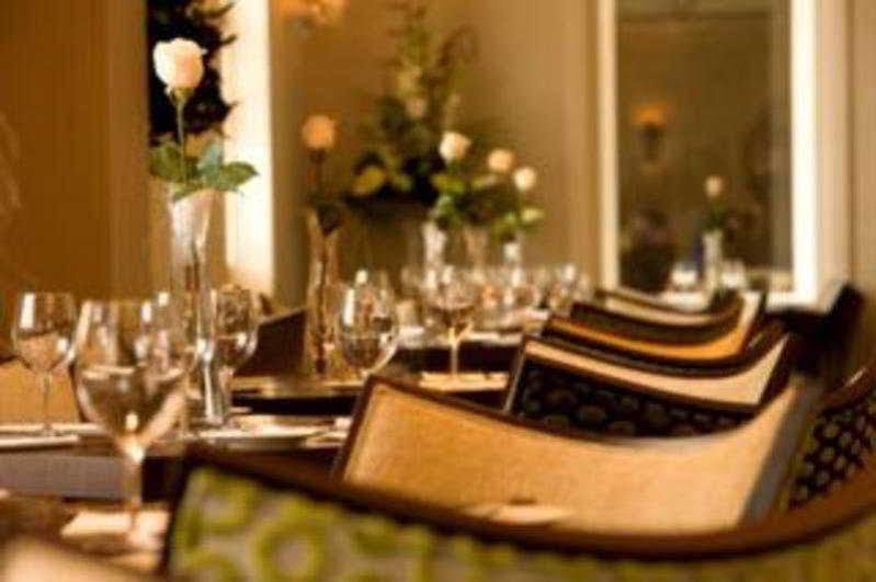 The Kings Arms Hotel Чипинг Нортън Екстериор снимка